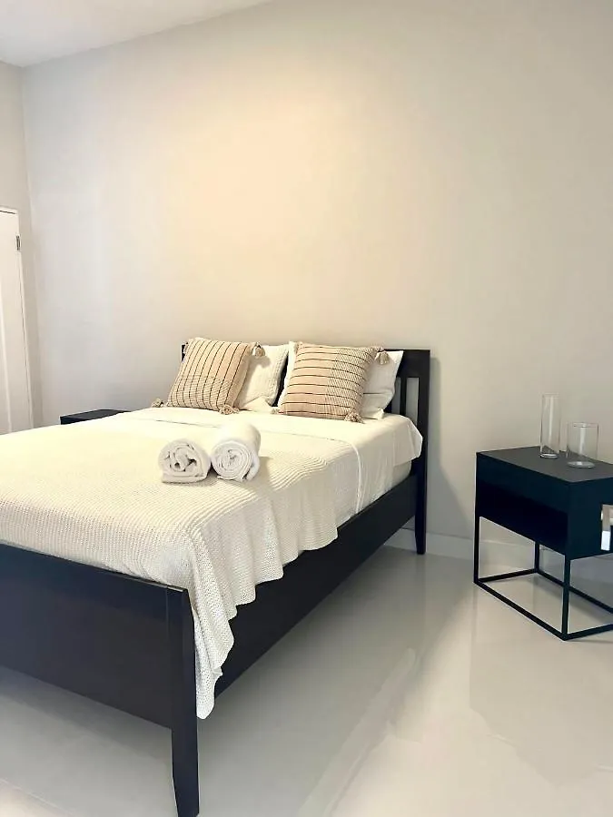 Breathtaking 2-Bedroom Beachside Apartment Сан-Хуан 0*,