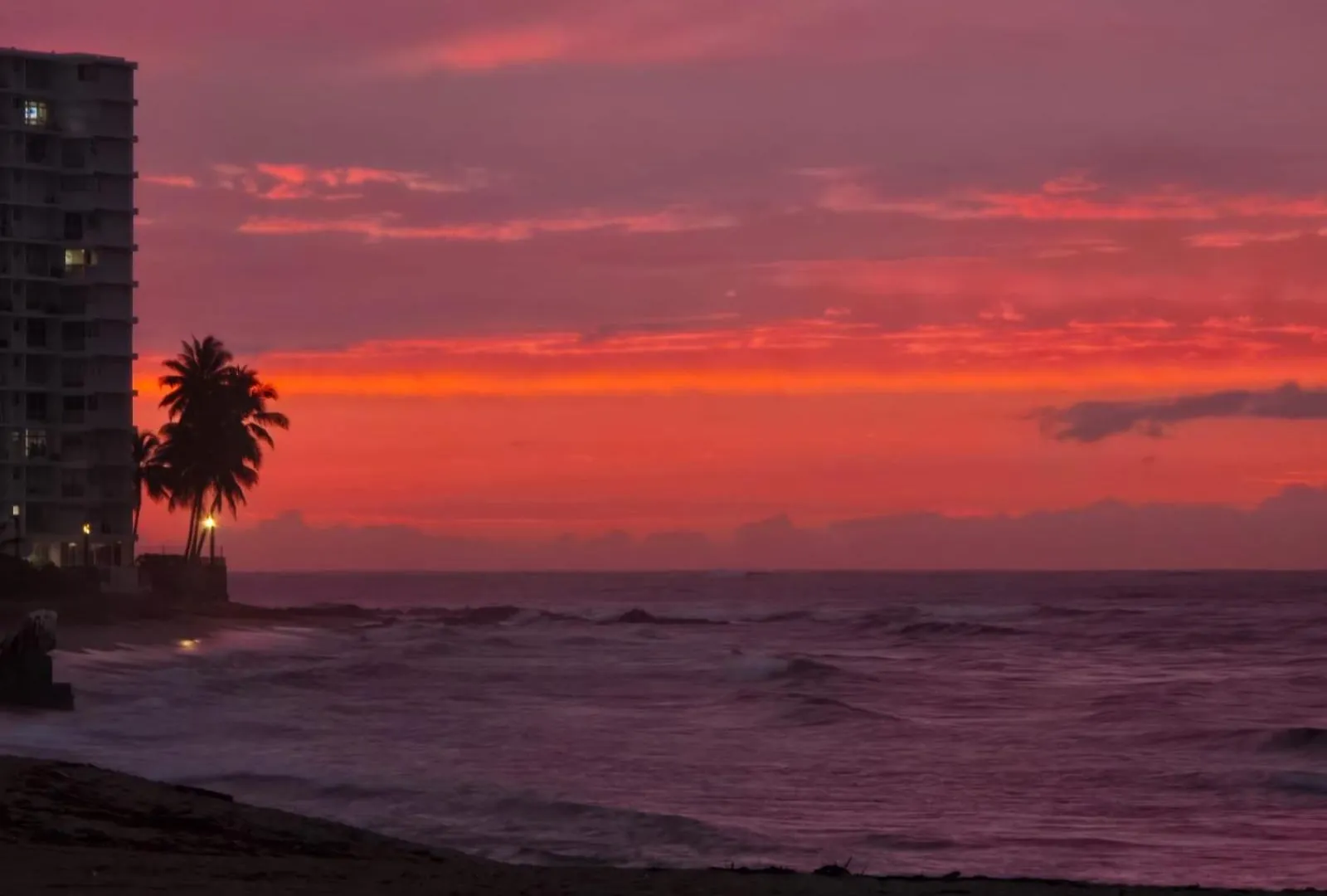 Breathtaking 2-Bedroom Beachside Apartment San Juan
